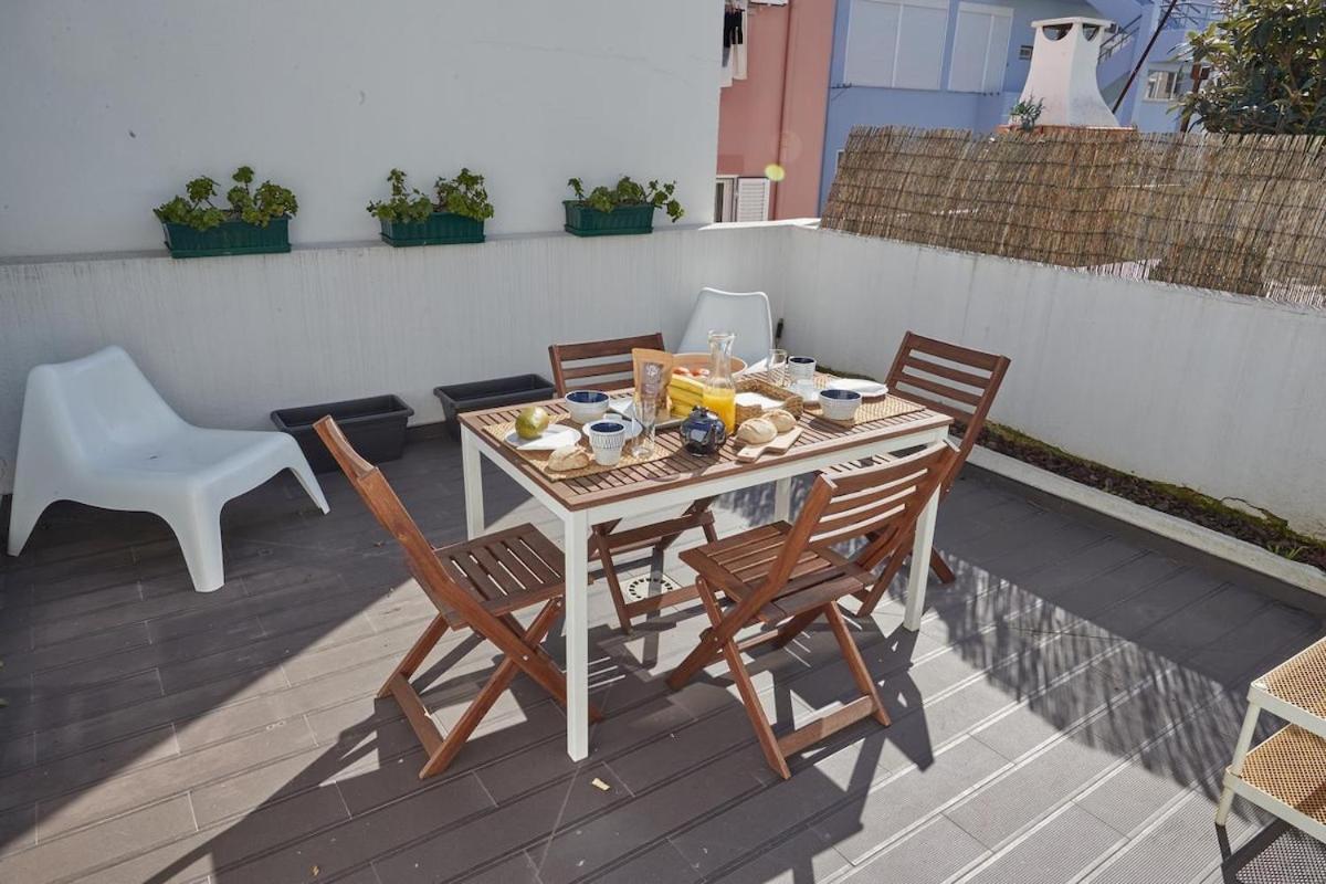 Modern 2 Bedroom Apartment In Estrela With Outside Terrace! Amazing For Families, Couples, Friends Lisbon Exterior photo