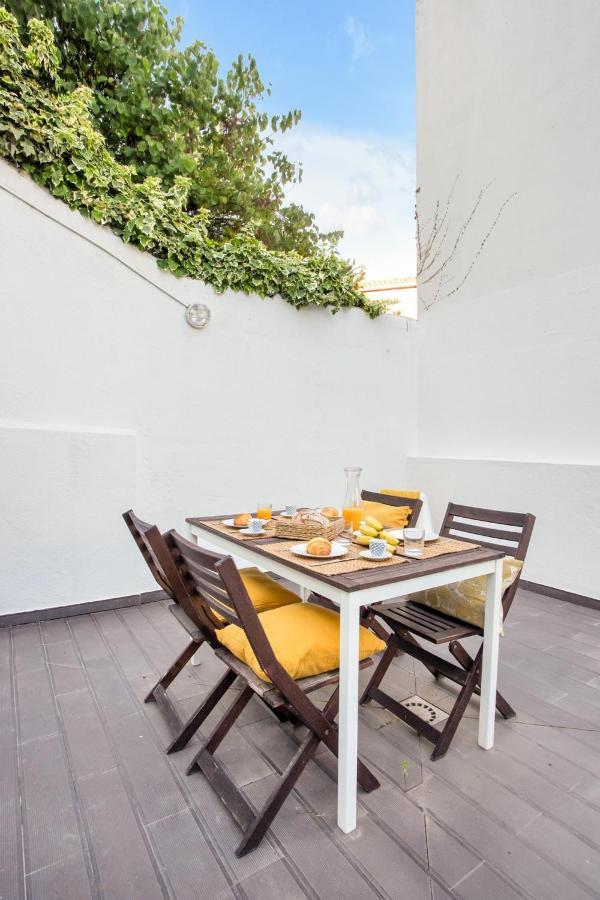 Modern 2 Bedroom Apartment In Estrela With Outside Terrace! Amazing For Families, Couples, Friends Lisbon Exterior photo