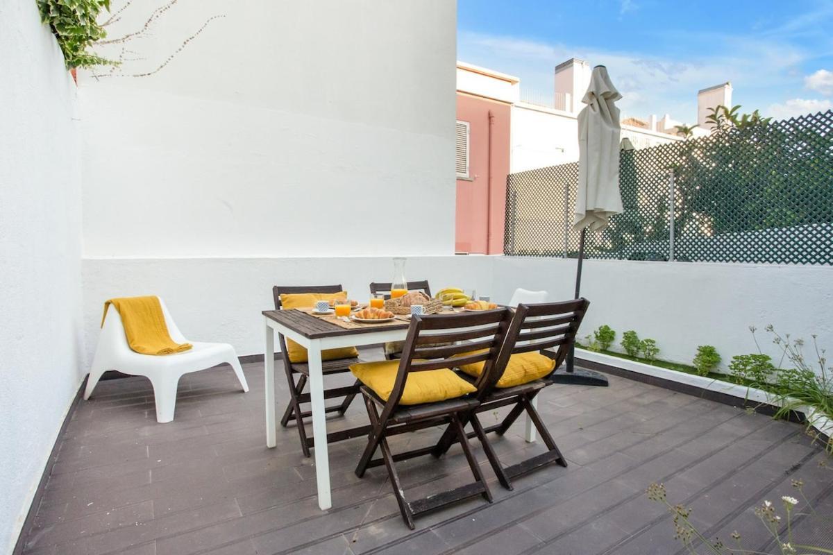 Modern 2 Bedroom Apartment In Estrela With Outside Terrace! Amazing For Families, Couples, Friends Lisbon Exterior photo