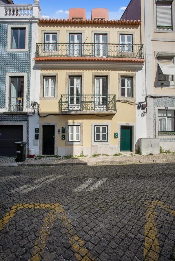 Modern 2 Bedroom Apartment In Estrela With Outside Terrace! Amazing For Families, Couples, Friends Lisbon Exterior photo